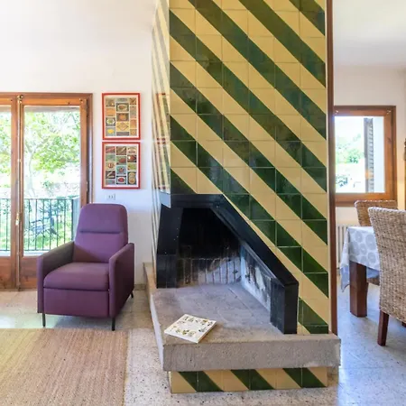 Cardina Casa Con Jardin Cerca De Francia Macanet De Cabrenys